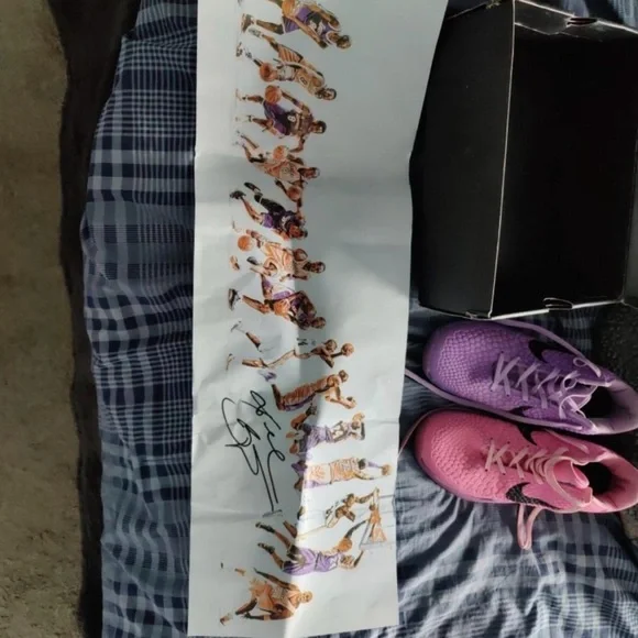 Nike Women's Pink and Lavender Athletic Shoes - Picture 4 of 6